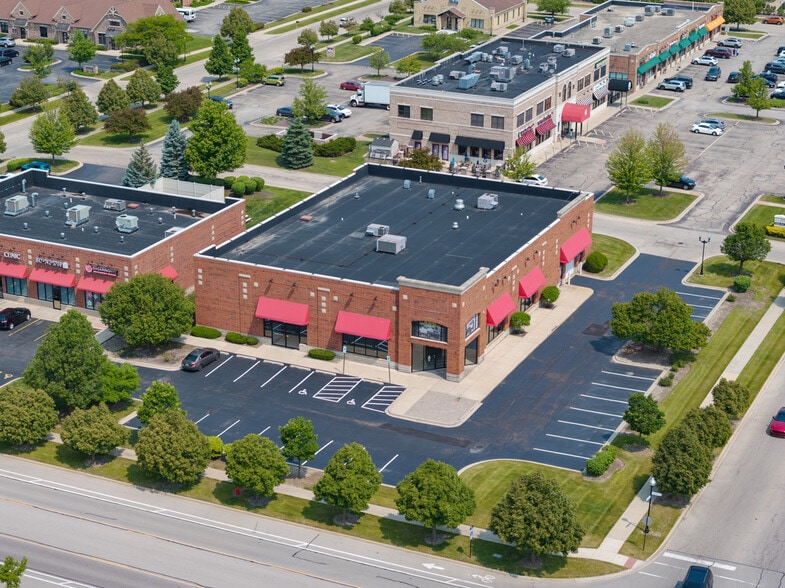 More Photos Of 474 Redington Dr, South Elgin Auto Dealership For Sale