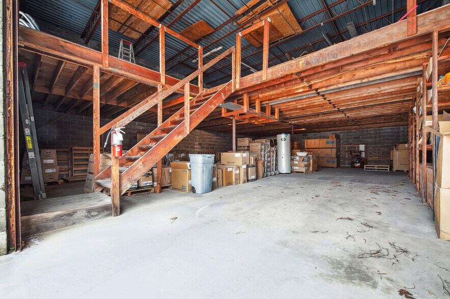 More Photos Of 348 Montauk Hwy, Wainscott Industrial For Sale