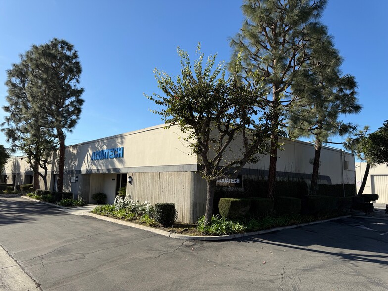 Primary Photo Of 18429-18437 Amistad St, Fountain Valley Flex For Lease