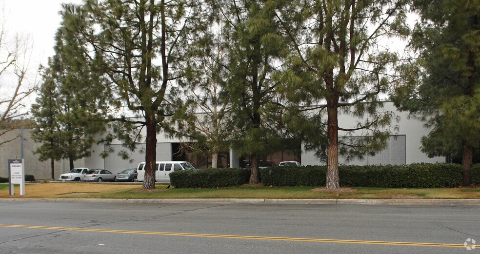 More Photos Of 27736-27740 Avenue Hopkins, Valencia Warehouse For Lease