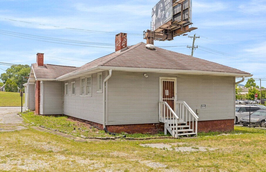 More Photos Of 2507 McCallie Ave, Chattanooga Office Residential For Sale