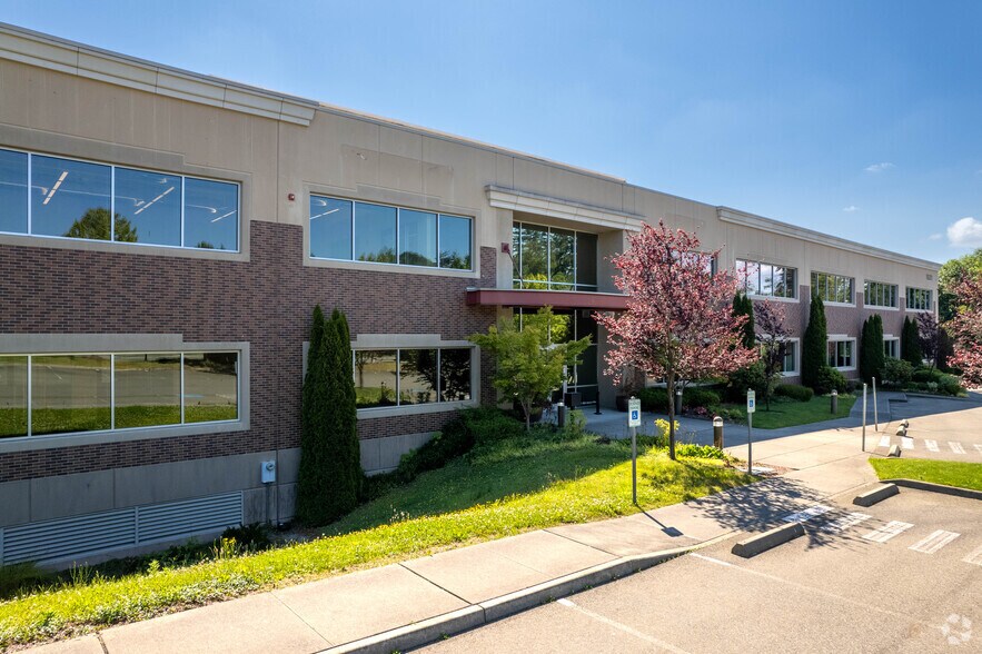 More Photos Of 16201 25th Ave W, Lynnwood Office For Sale