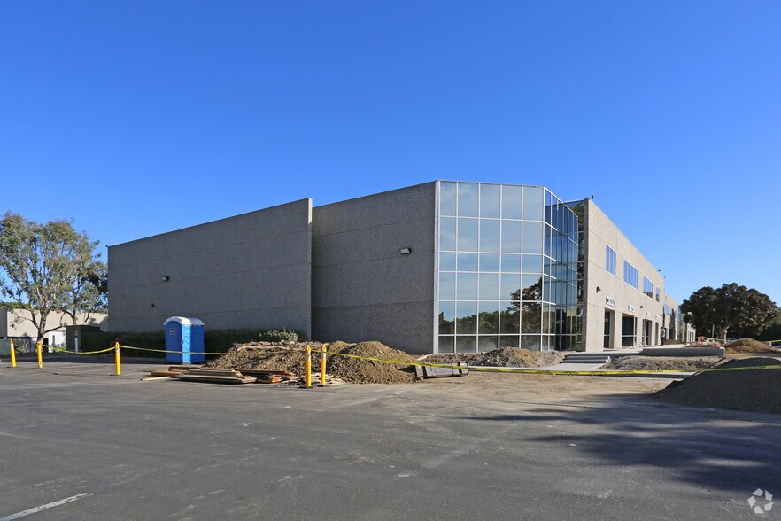 More Photos Of 2236 Rutherford Rd, Carlsbad Research And Development For Lease