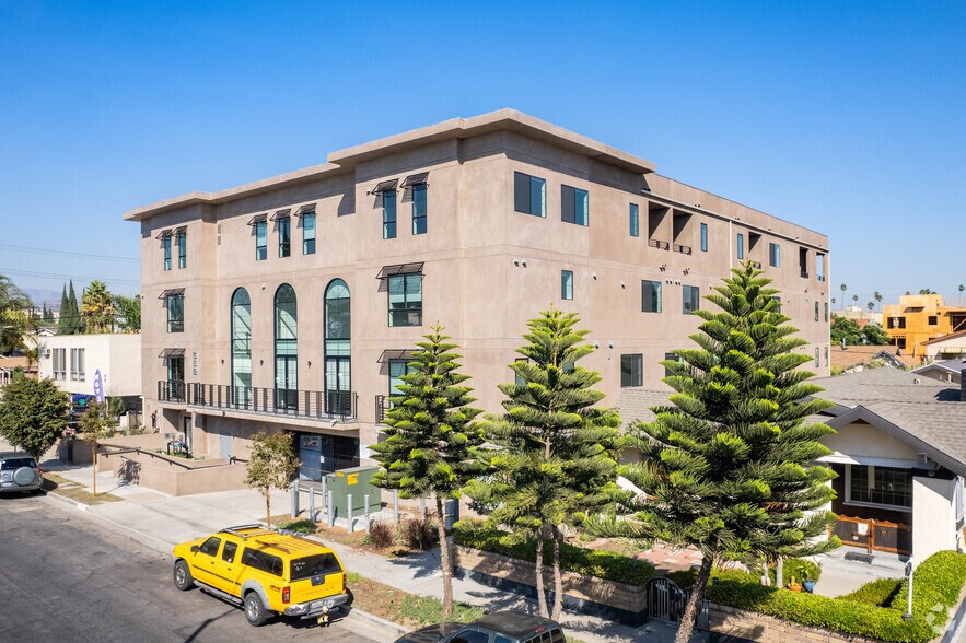 More Photos Of 552 N Hobart Blvd, Los Angeles Apartments For Sale