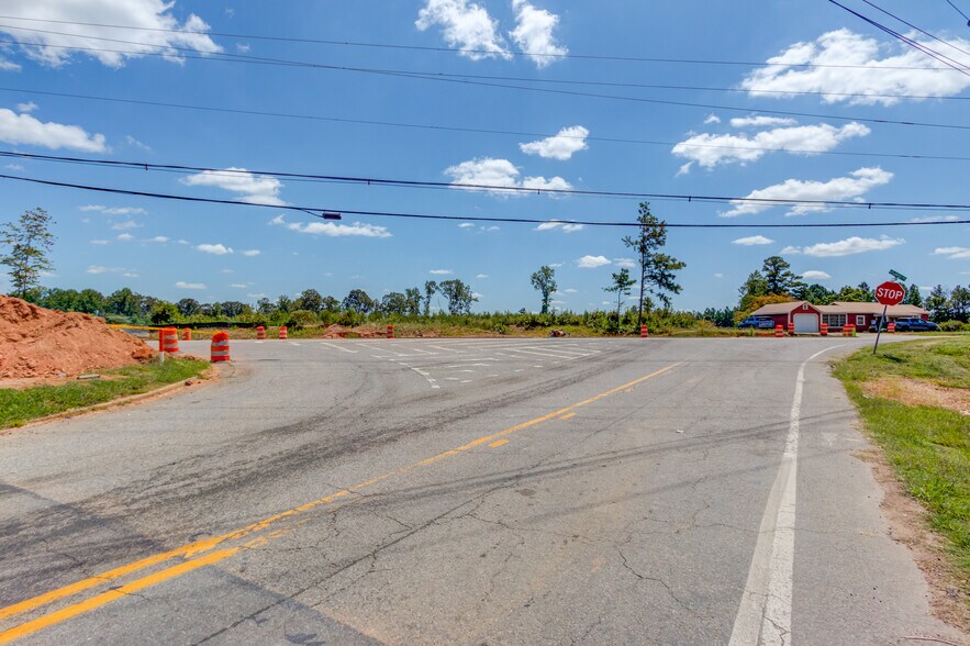 More Photos Of 5280 Atlanta Hwy, Alpharetta Auto Repair For Sale