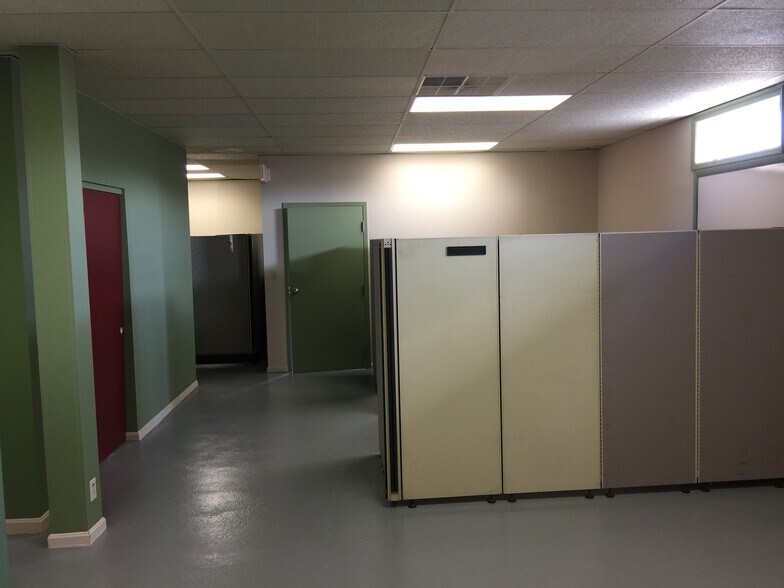More Photos Of 1756 Tennessee Ave, Cincinnati Warehouse For Lease