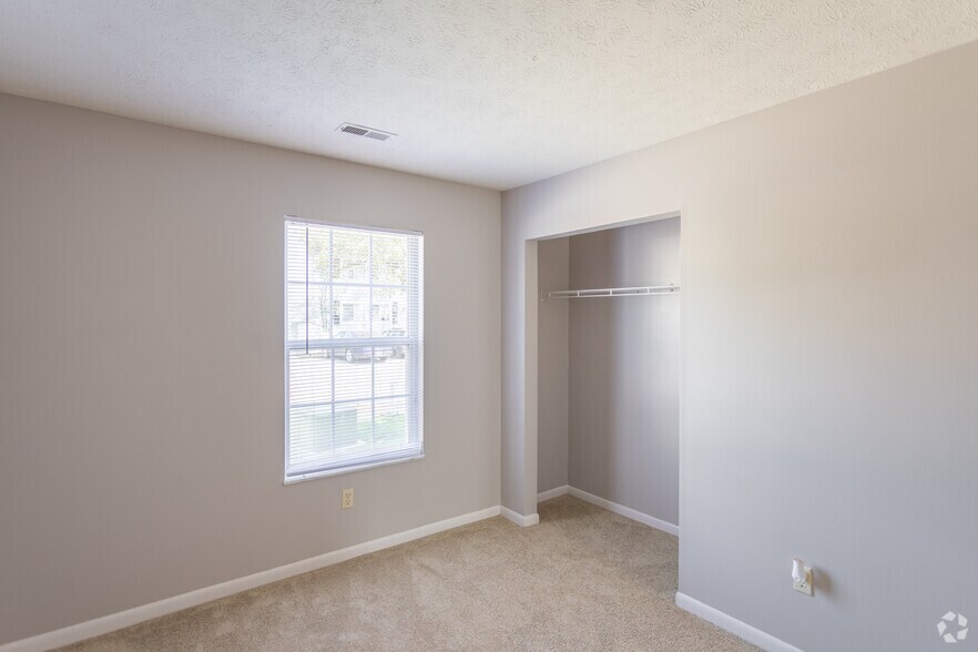 More Photos Of 100 Meadow Trail Dr, Highland Heights Apartments For Sale