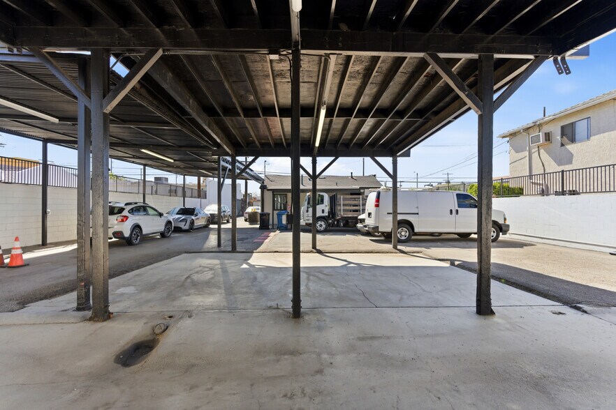 More Photos Of 13449 Van Nuys Blvd, Pacoima Storefront Retail Office For Sale