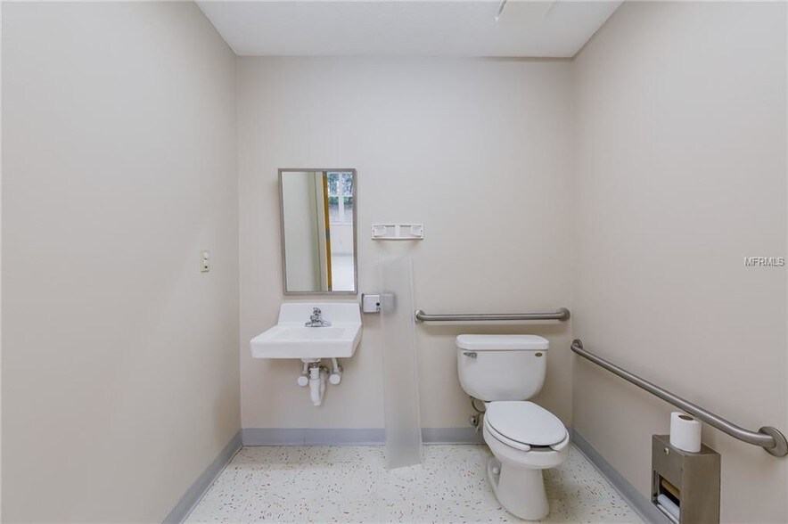 More Photos Of 38022 River Rd, Dade City Medical For Lease