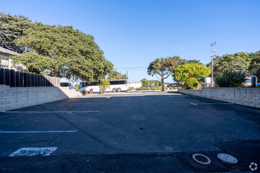 More Photos Of 842 Lighthouse Ave, Monterey Freestanding For Lease