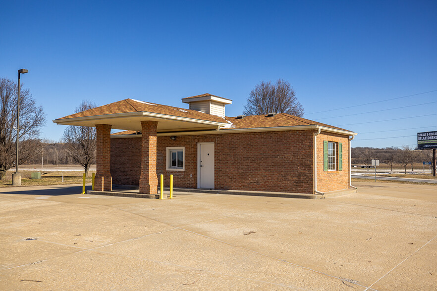 Primary Photo Of 600 Hwy Z, Orrick General Retail For Sale