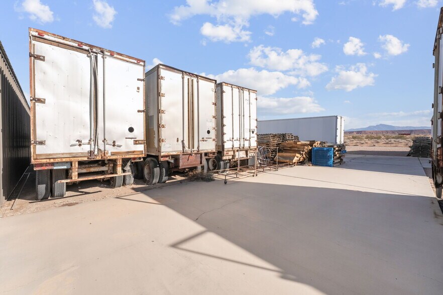 More Photos Of 480 Pat Ave, Overton Industrial For Sale