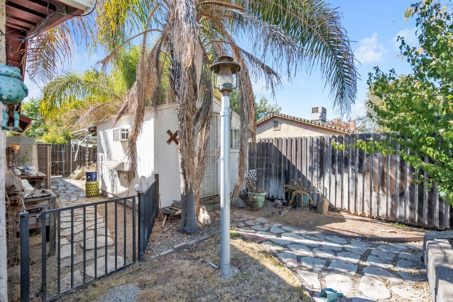 More Photos Of 7028 26th St, Rio Linda Industrial For Sale