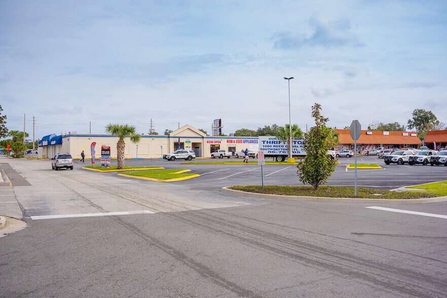 More Photos Of 5218-5398 Silver Star Rd, Orlando Unknown For Lease