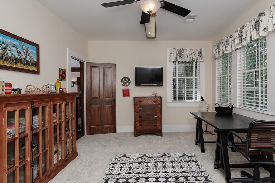 More Photos Of 15598 Bedford Ln, Conroe Specialty For Sale