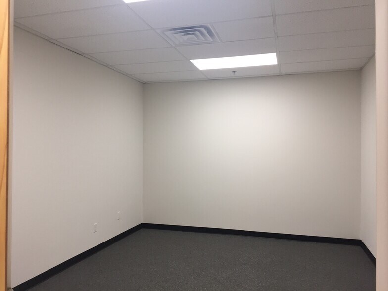 More Photos Of 90 Colin Dr, Holbrook Research And Development For Lease