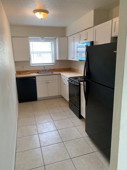 More Photos Of 1634 W 26th Ct, Riviera Beach Apartments For Sale