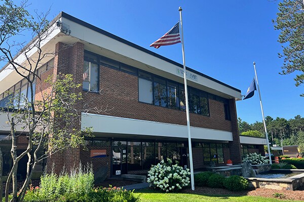 Primary Photo Of 426 Industrial Ave, Williston Office For Lease