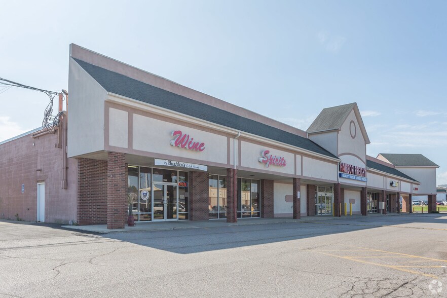More Photos Of 972-998 N Court St, Medina Freestanding For Lease