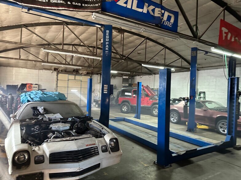 More Photos Of 316 18th St, Greeley Auto Repair For Lease