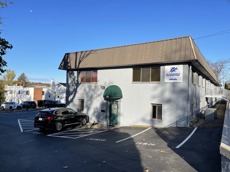 More Photos Of 52 Elm St, Huntington Medical For Lease