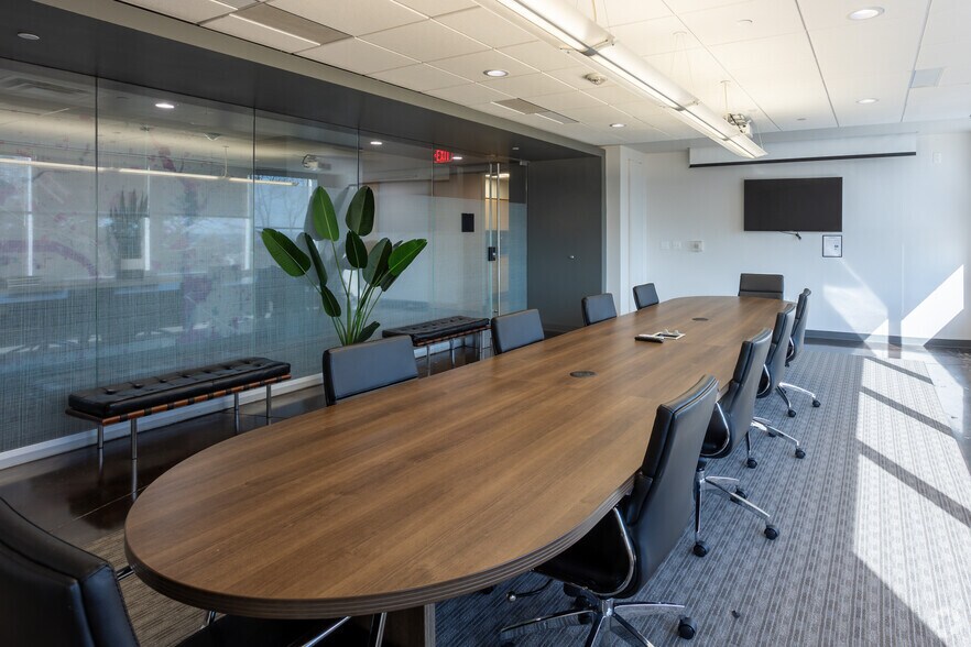 More Photos Of 10100 N Central Expy, Dallas Office For Lease