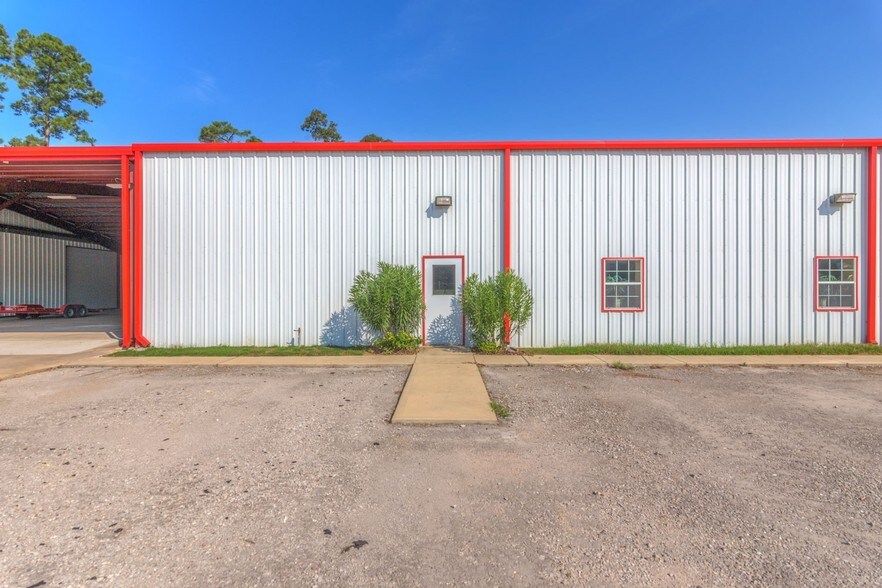 More Photos Of 13939 Old Texaco Rd, Conroe Industrial For Sale