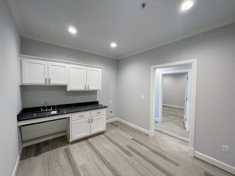 More Photos Of 400 Stonebrook Pky, Frisco Unknown For Lease