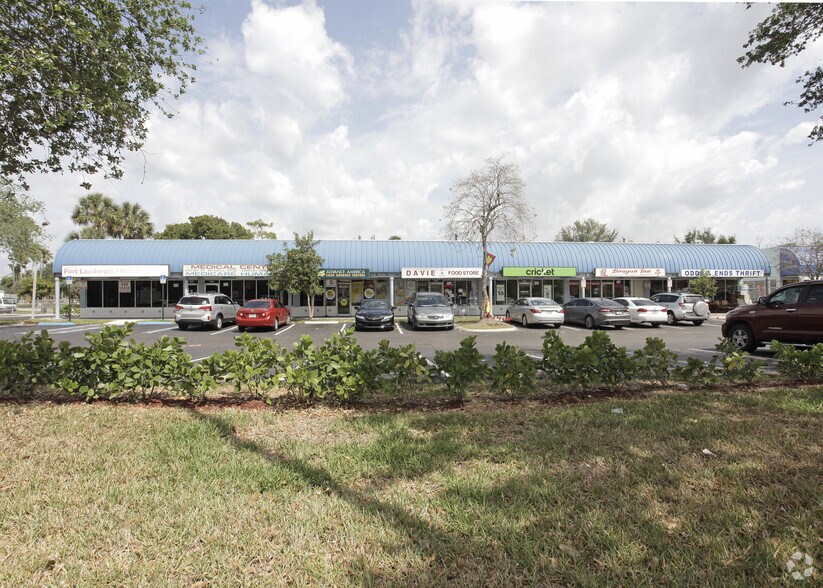 More Photos Of 3255-3267 Davie Blvd, Fort Lauderdale Freestanding For Lease