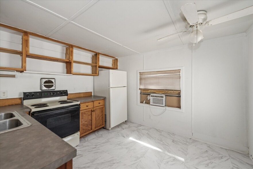 More Photos Of 380 San Jose St, North Fort Myers Manufactured Housing Mobile Home Park For Sale