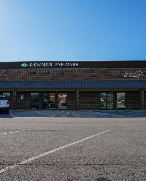 More Photos Of 6210 Huntington Cir, Fort Smith Storefront For Sale