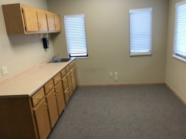 More Photos Of 501 E 15th St, Edmond Office For Lease
