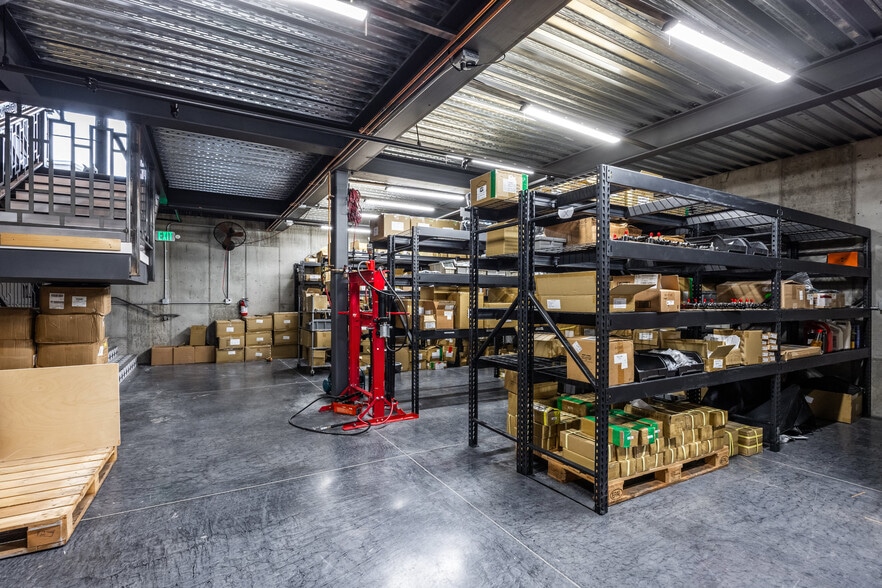 More Photos Of 4554 Forestdale Dr, Park City Light Manufacturing For Sale