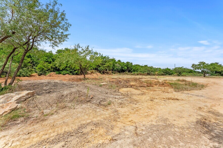 More Photos Of 1800 Logan St, Fort Worth Land For Sale