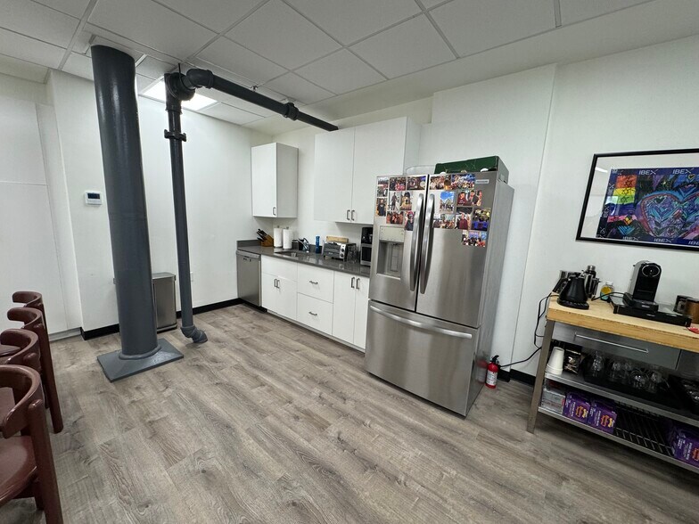 More Photos Of 9-21 Station St, Brookline Loft Creative Space For Lease