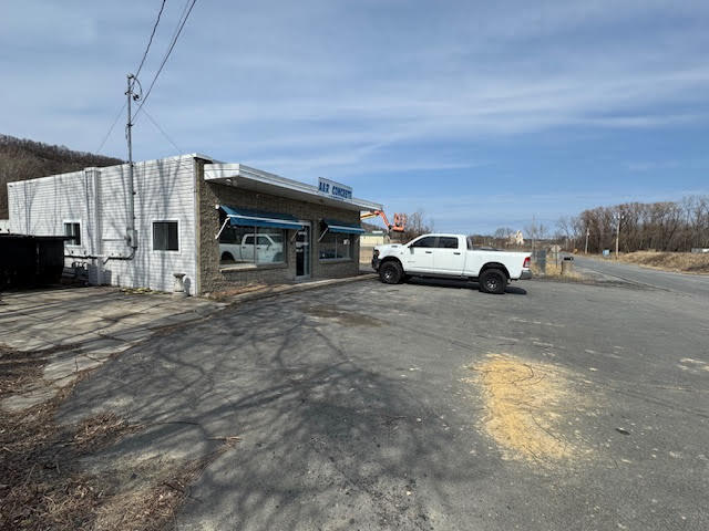 More Photos Of 7 Ruscitti Rd, New Windsor Township Flex For Lease