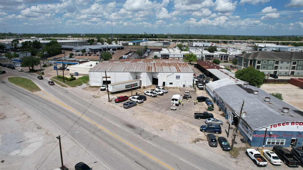 Primary Photo Of 4319 Telephone Rd, Houston Light Distribution For Sale