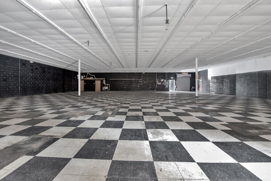 More Photos Of 177 Lexington Ave, Mansfield Freestanding For Sale