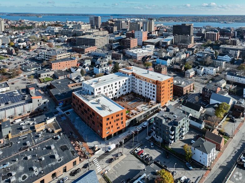 More Photos Of 52 Hanover St, Portland Apartments For Lease
