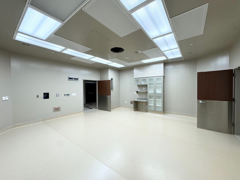 More Photos Of 200 Renaissance Way, Crockett Medical For Sale