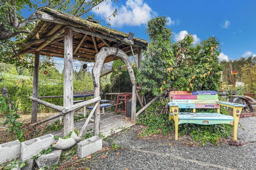 More Photos Of 44618 State Route 20, Concrete Hotel For Sale