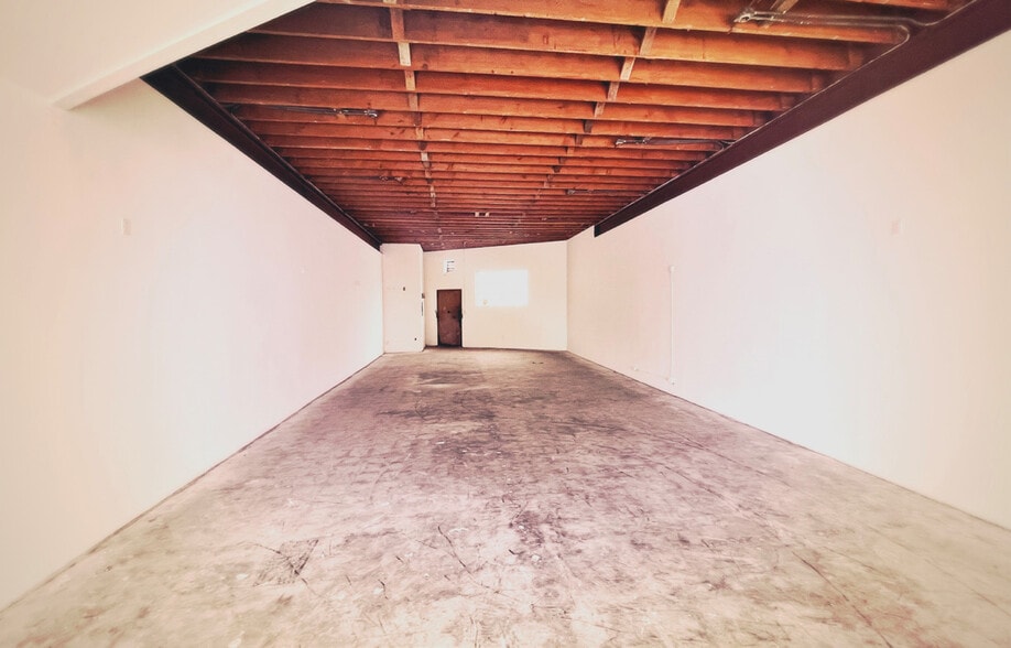 More Photos Of 4374 Atlantic Ave, Long Beach Storefront For Lease