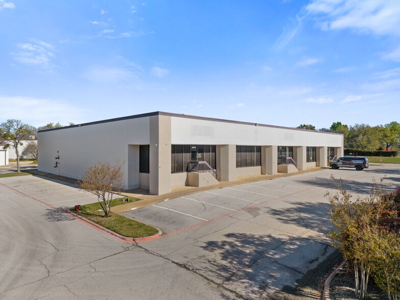 Primary Photo Of 2108-2110 Hurd Dr, Irving Unknown For Lease