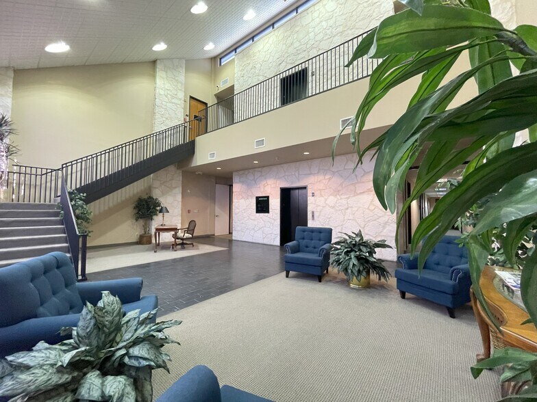More Photos Of 14310 Northbrook Dr, San Antonio Office For Lease