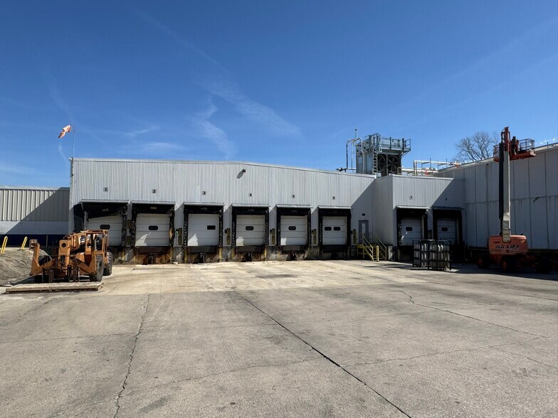 More Photos Of 220 W Ewing Ave, South Bend Refrigeration Cold Storage For Lease