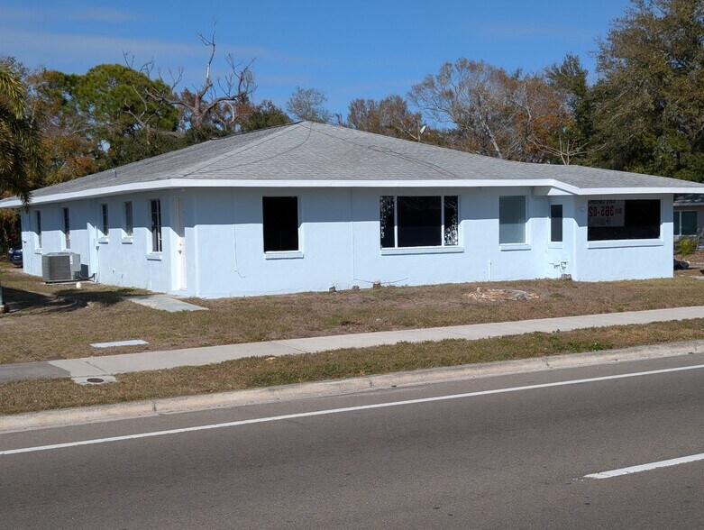 Primary Photo Of 4800 Manatee Ave, Bradenton Freestanding For Lease