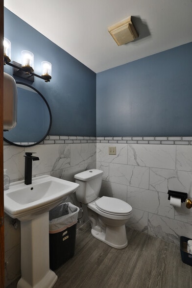 More Photos Of 2425 Deewood Dr, Columbus Medical For Sale