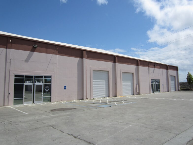 More Photos Of 24486-24508 S MacArthur Dr, Tracy Warehouse For Lease