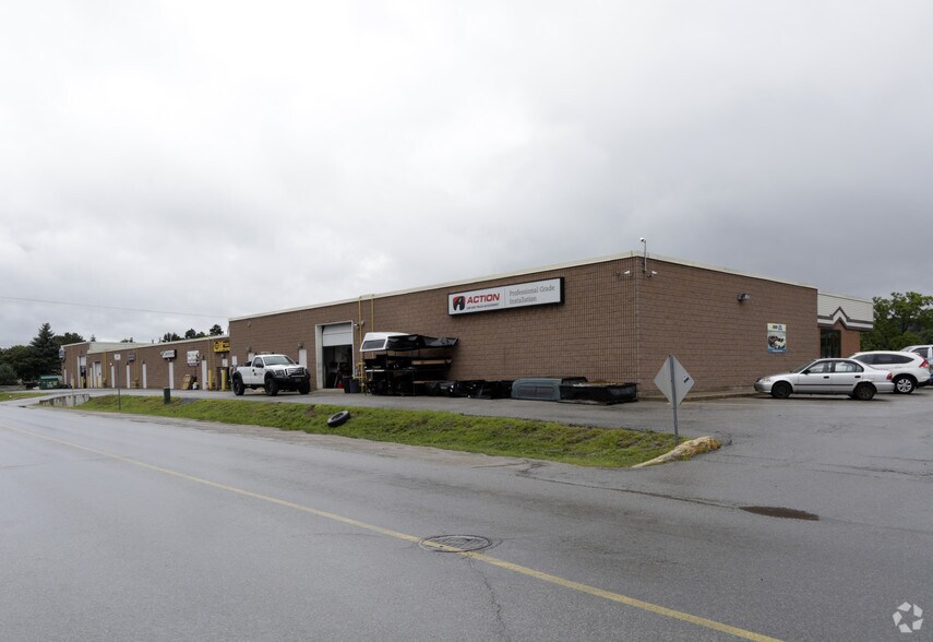 More Photos Of 303 Dunlop St W, Barrie Flex For Lease