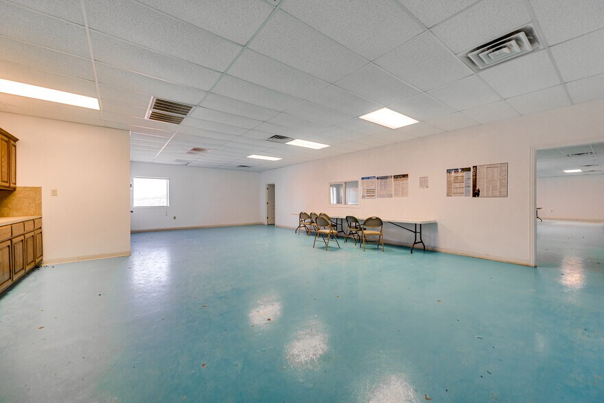 More Photos Of 14625 N Hollyhock Ave, Gardendale Warehouse For Sale